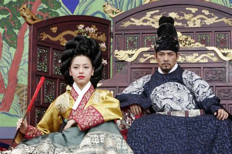 Smashing the stereotypes of Joseon's concubines .
